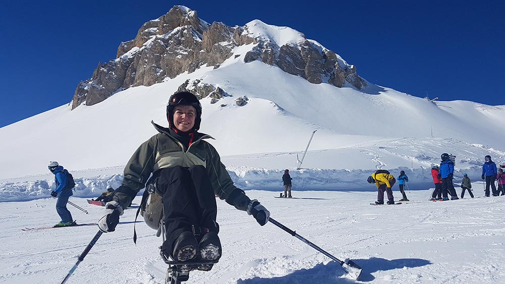 Jeanette Harden sit skiing in Tignes